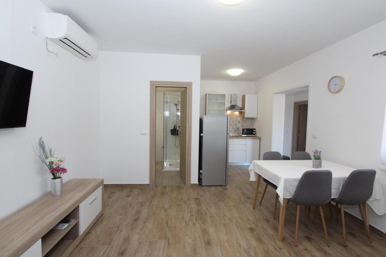 Apartments Eni Rovinj Luaran gambar